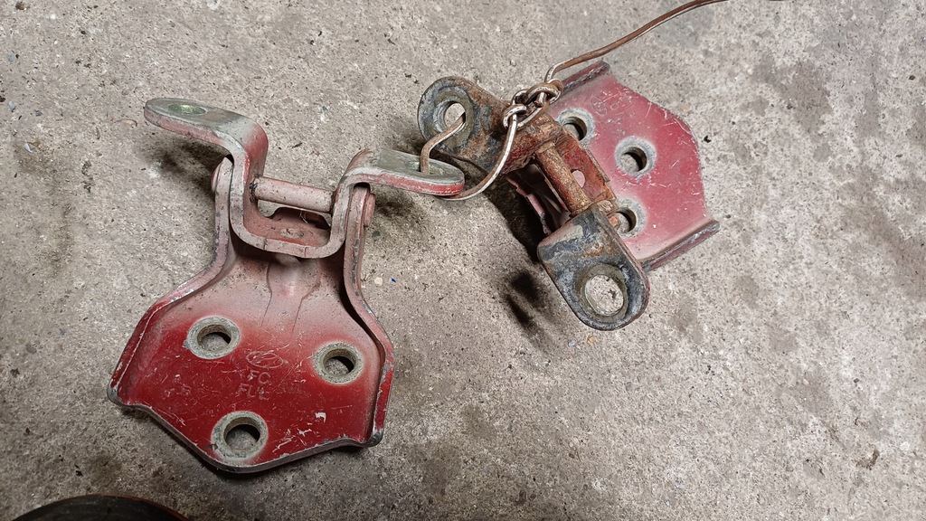 фото №1, Kia carnival ii 06-14 петля дверь левый передний