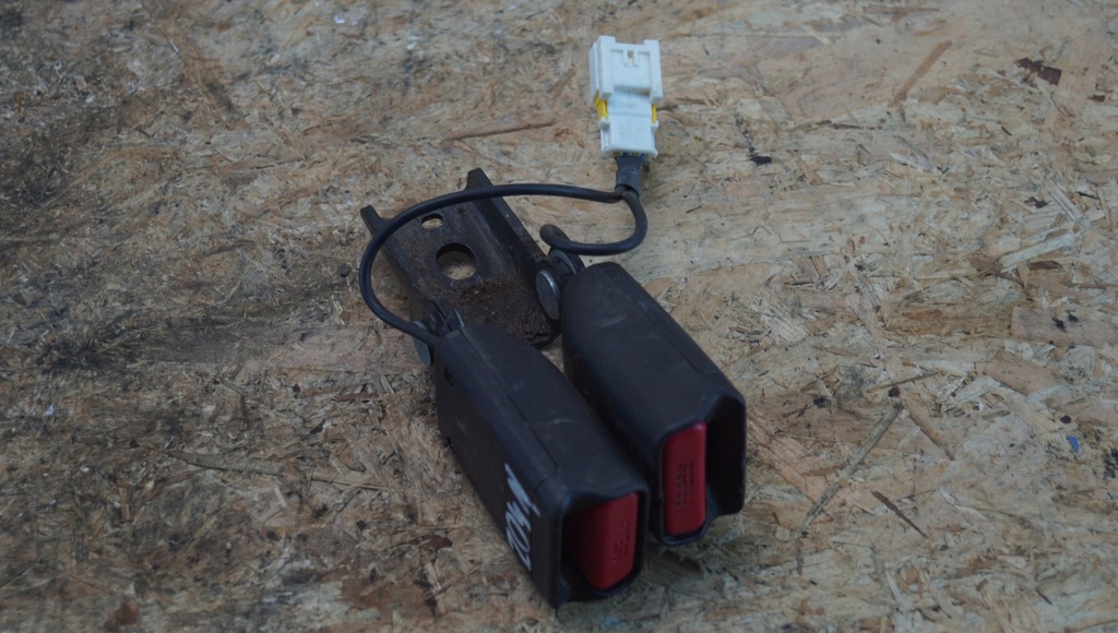 фото №4, Кліпса поперечина задня citroen ds4 96737609xt