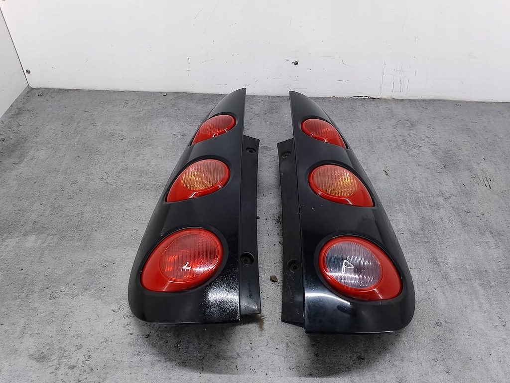 фото №1, Лампи задня комплект smart forfour i a4548200564 a4548200664 хетчбек