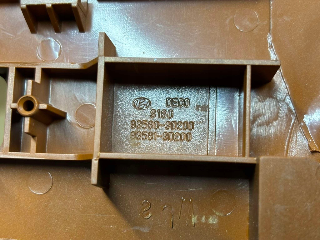 фото №14, Декори перемикачі консолі hyundai sonata 93580-3d110