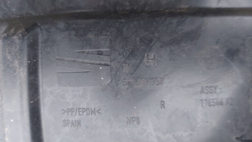 фото №12, Підкрилок правий перед seat leon iv 20-