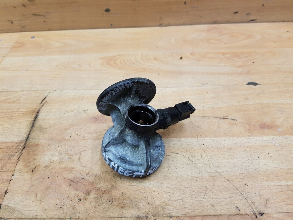 фото №2, Основание фильтра масла renault megane ii 1.5 dci