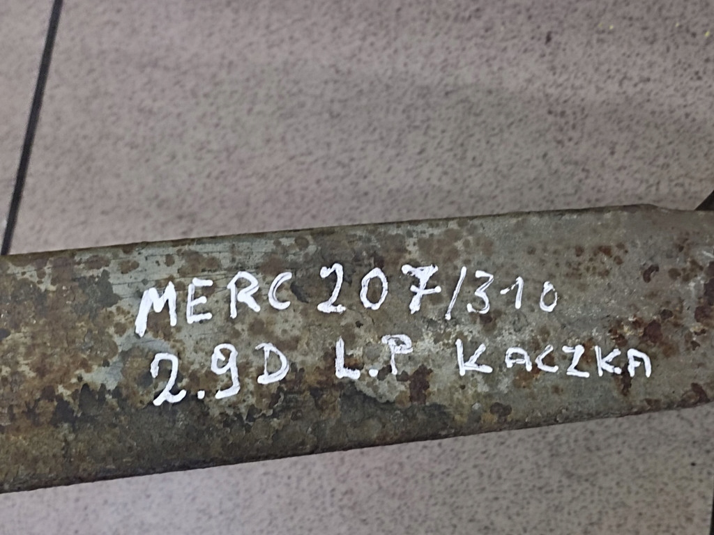 фото №6, Mercedes 207/310 t1 2.9 d рессора левый перед