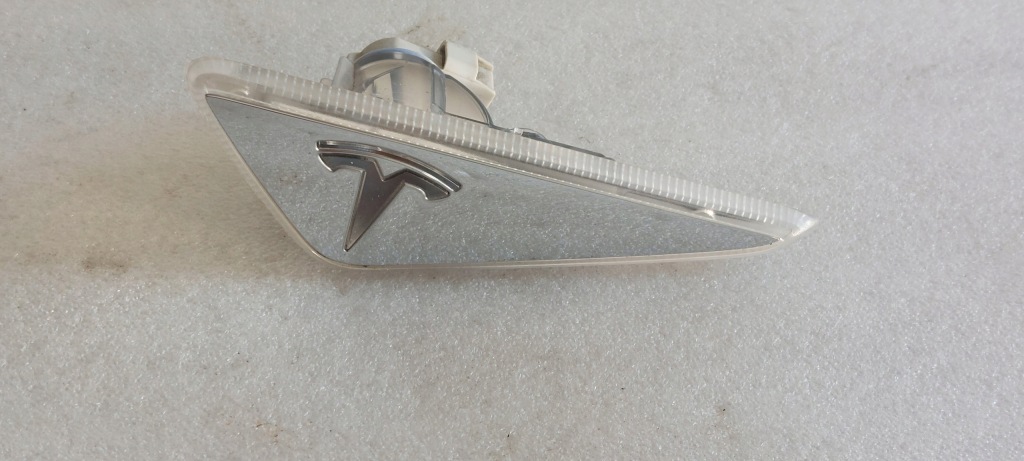 фото №1, Tesla s поворотник поворотник левый