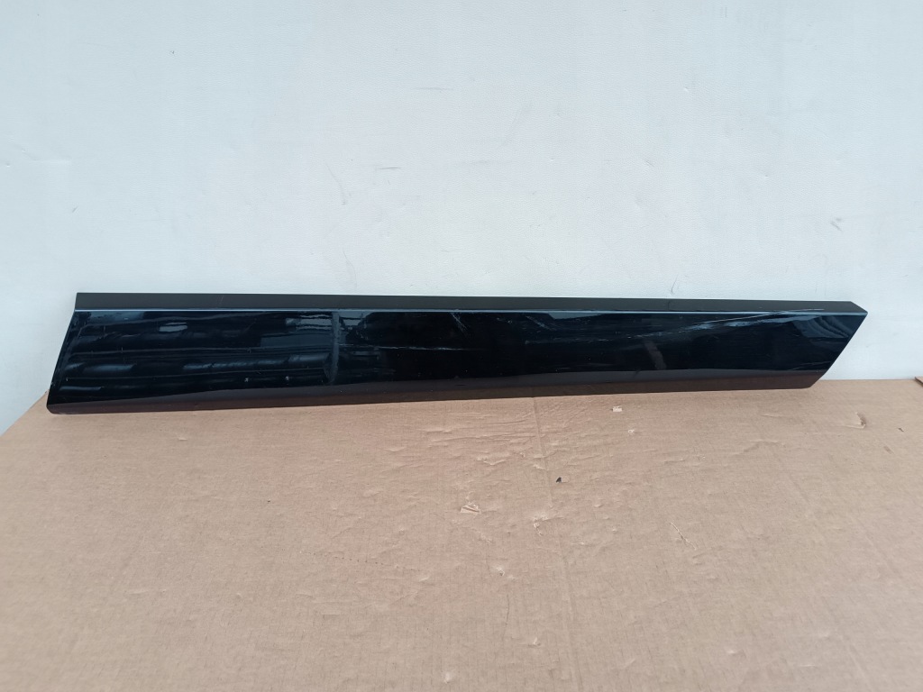 фото №1, Nissan ariya молдинг na дверь правое перед передние 80876 5mp5a