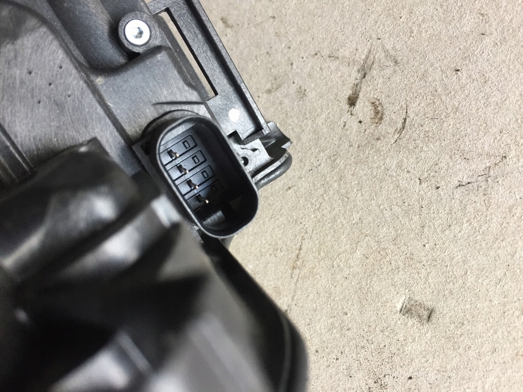 фото №6, Bmw x1 f48 замок двері правий задня 4 контакти