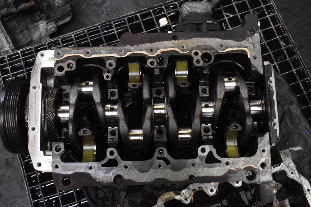 Блок низ  двигуна wał cfg vw passat b7 2.0 tdi 177 km 10-15 Ціна