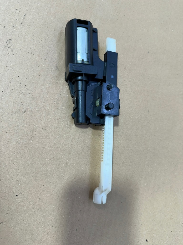 фото №5, Моторчик подголовник сиденье левый правый, механизм mercedes sl r230, w230 zu