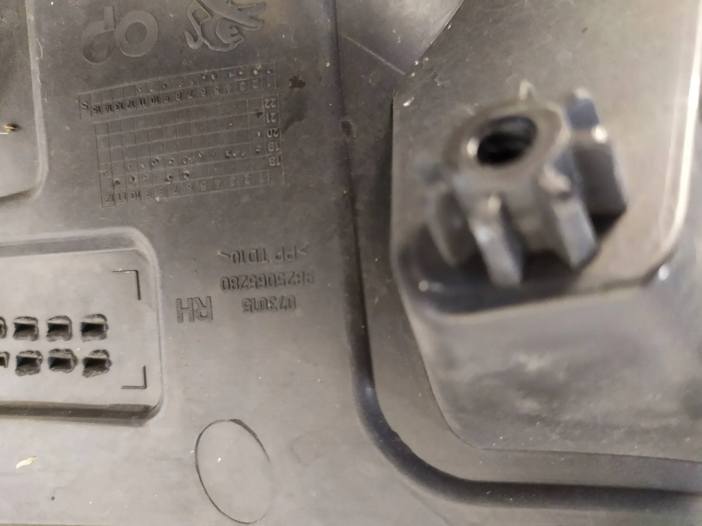 фото №12, Бампер перед peugeot 208 ii 19-22r