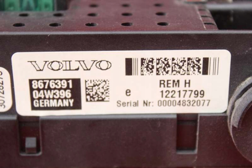 фото №10, Коробка запобіжників rem 8676391 volvo xc90 1 i 2.9 t6 272 km 02-06