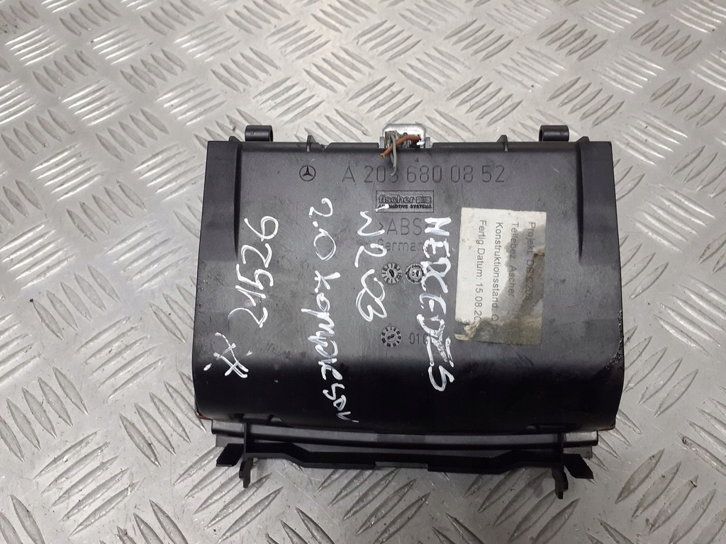 фото №3, Пепельница mercedes w203