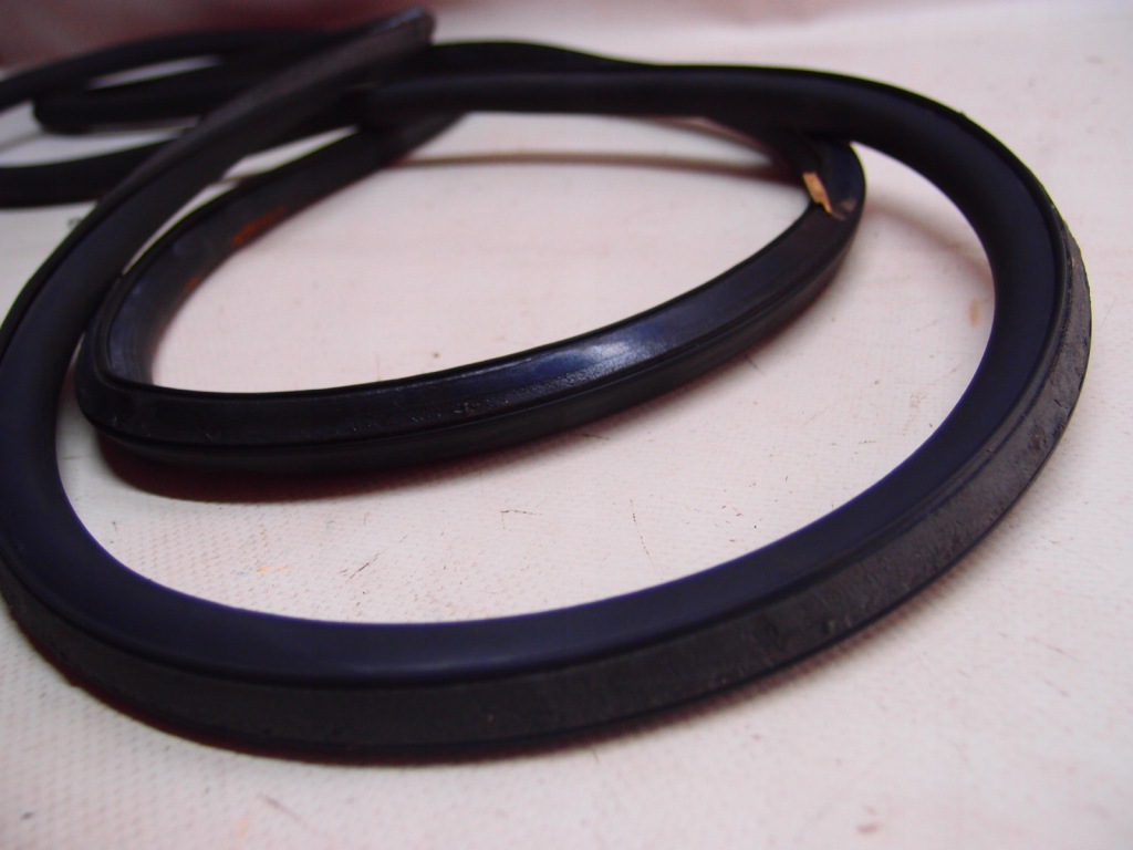 фото №6, Прокладка двері правий задня audi a4 b9 8w9839912