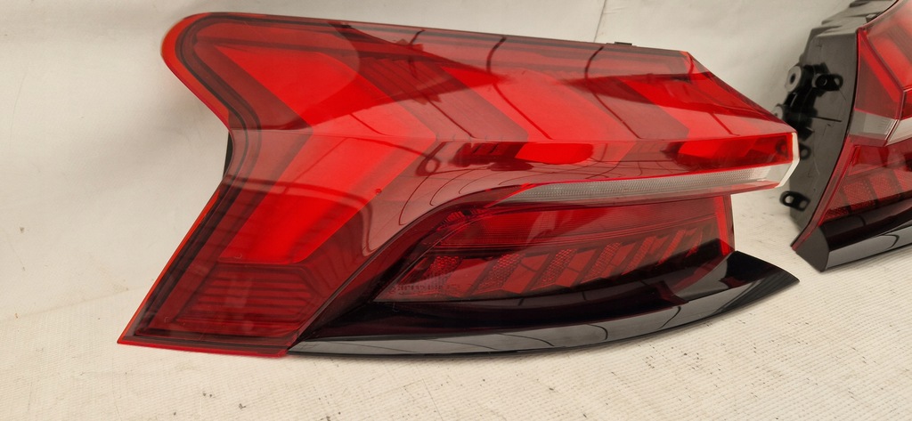 фото №11, Audi e-tron gt 4j лампа задняя левая правая комплект