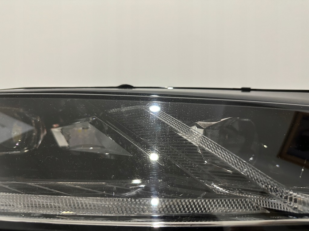 фото №8, Skoda octavia iv лампа правая full led 5e4941018a