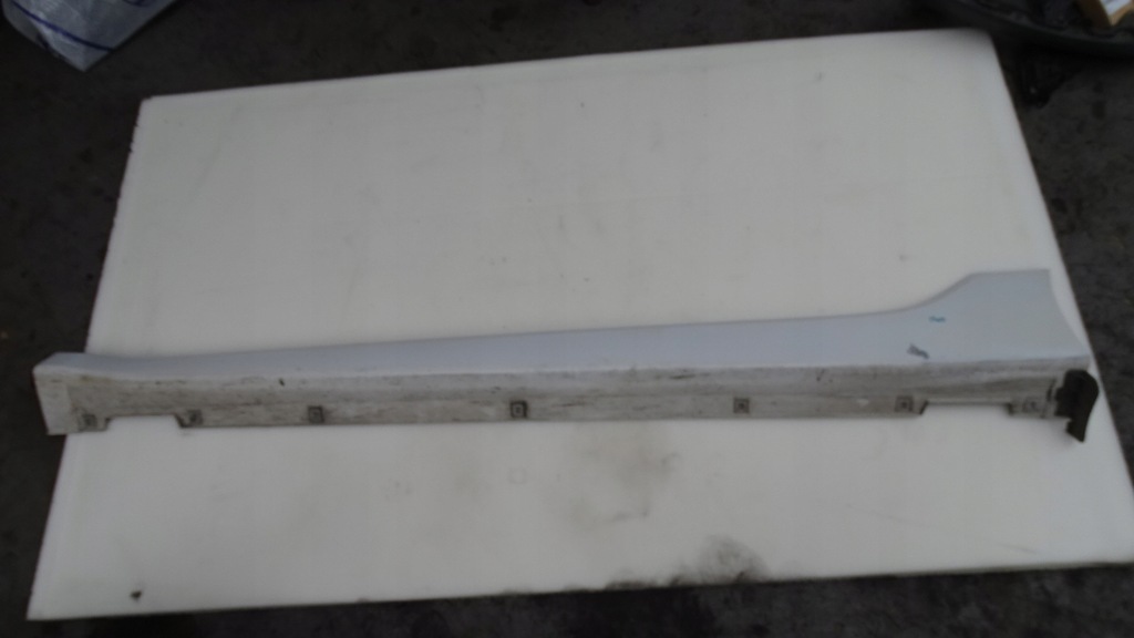 фото №1, Молдинг порог левая hyundai i40 kombi 2011-18