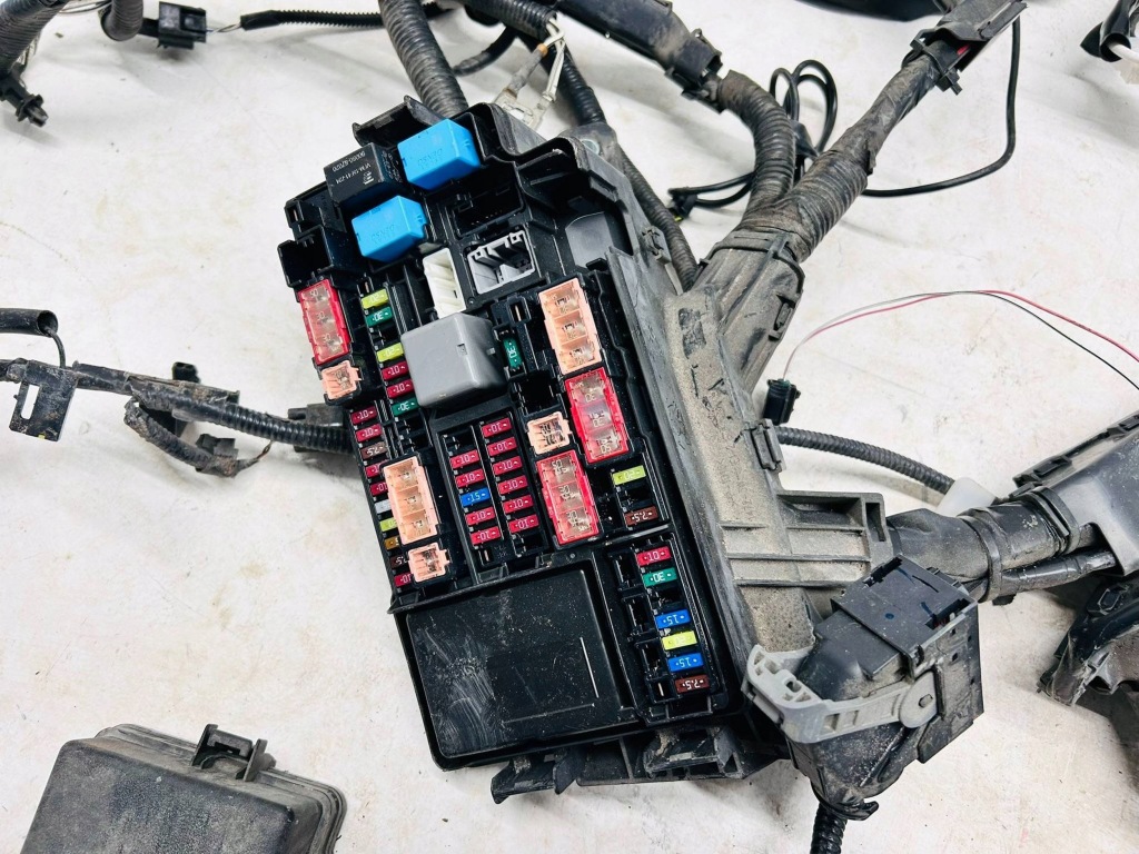 фото №9, Corolla e21 1.8 hybrydad kombi hb електропроводка джгут відсік двигуна корпус