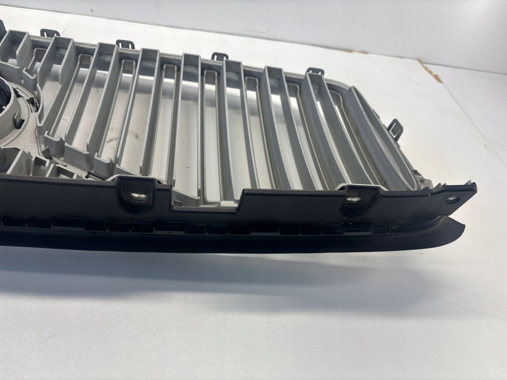 Решітка  решітка радіатора передній перед volvo xc90 2 2017 31479327 в Україні