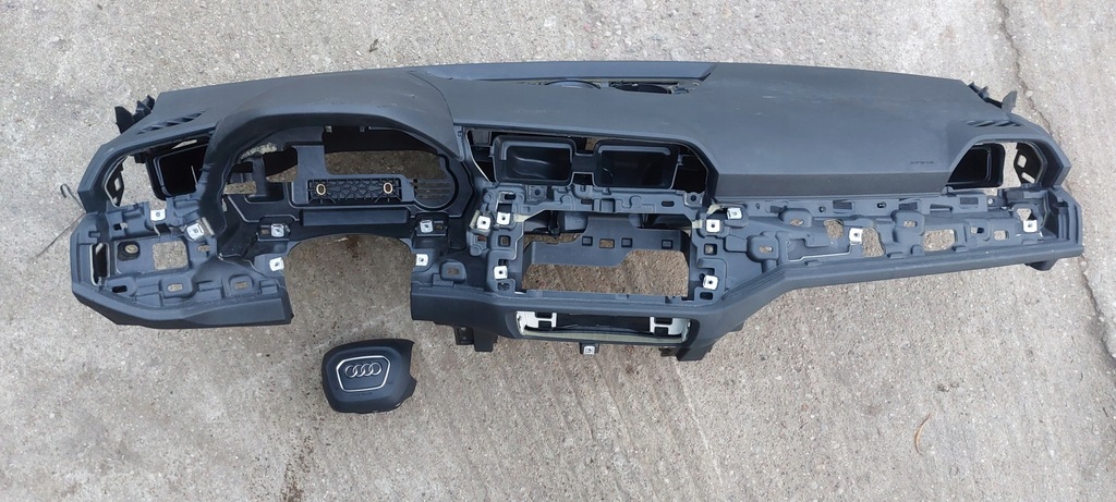 фото №1, Audi q3 83a приборная панель 2x подушка 20r