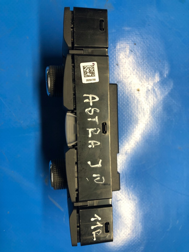 Панель обдув 13435146 astra j Доставка