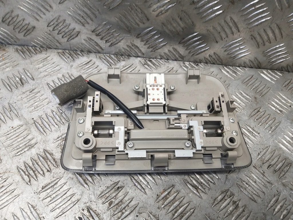 фото №2, Subaru legacy iv лампа салона