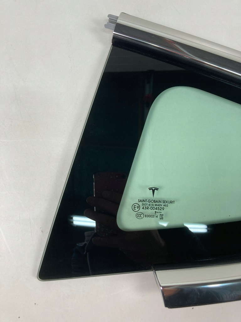 фото №2, Скло кузовна ліва tesla 3