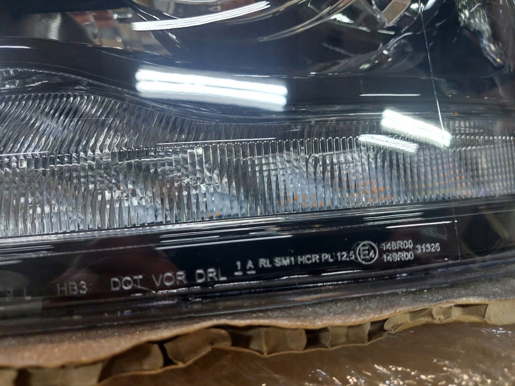 Dodge ram 2013- фара фонари европа правый  +левая хром линза белый led drl Доставка