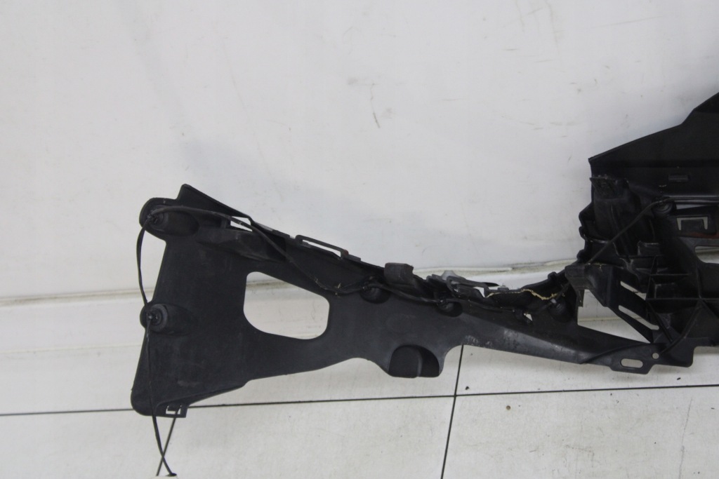 Накладка верхній поперечина підсилювач решітка  ford focus mk3 2010r- bm51-17e778-ah Ціна