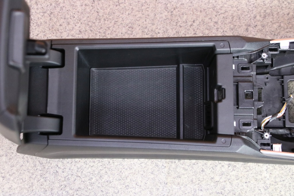 фото №10, Bmw g20 g21 g22 g23 тунель середній підлокітник