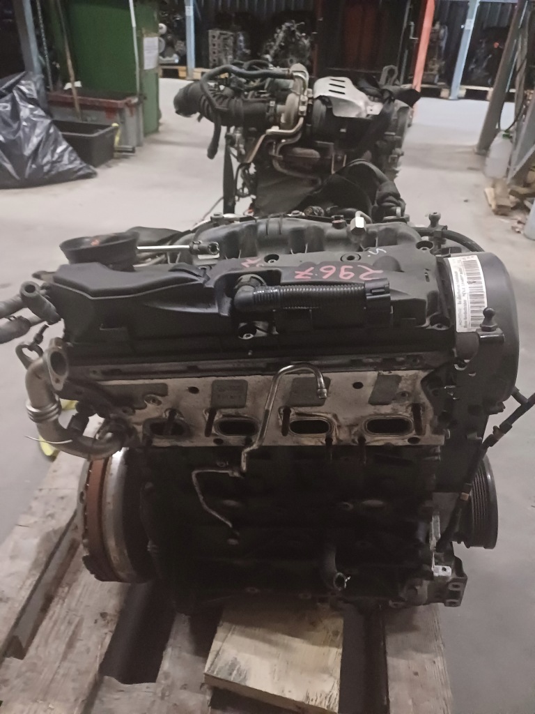 Купити Двигун без  обладнання audi a4 a5 a6 q5 seat 2.0 tdi cgl