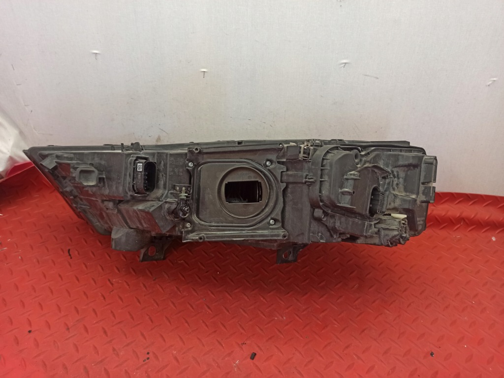 Audi q7 matrix led 4m 4m0 nie-klejona оригинал  хорошее состояние европа  гибрид фара правый Оригинал