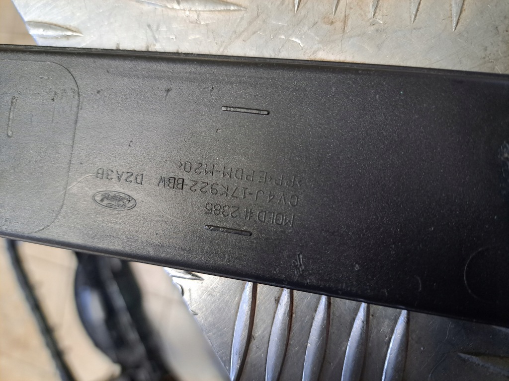 Ford kuga mk2 молдинг бампер задний cv4j-17k922-bbw Киев