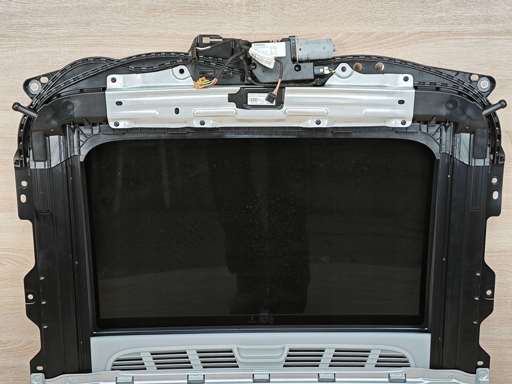 фото №9, Оригинальный люк шторка моторчик audi a4 b9 8w sedan 8w5877041a 10km