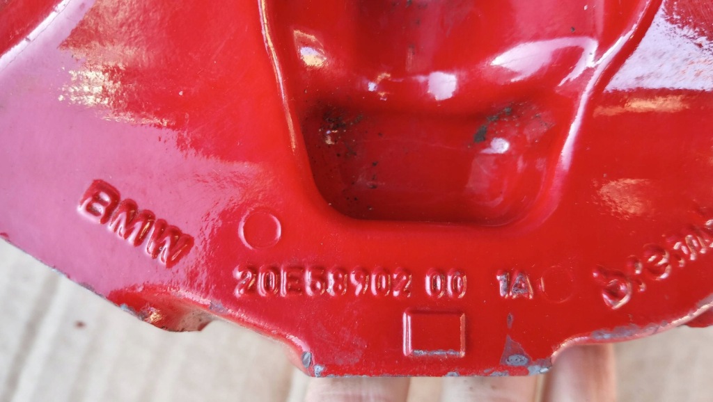 Bmw x1 u11 супорт гальмівний перед 8839690 Недорого