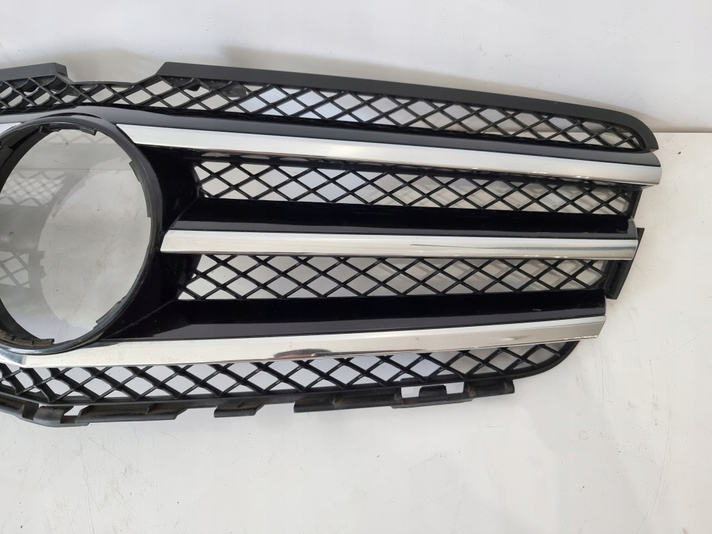 Решітка  решітка радіатора mercedes r-klasa w251 a2518880060 Оригінал