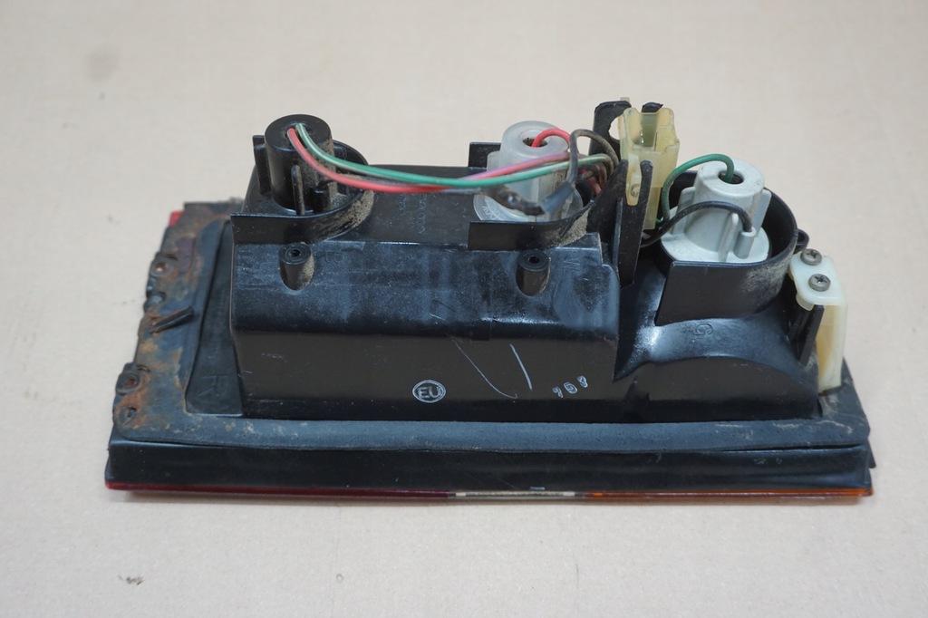 фото №10, Suzuki vitara лампа правий задня задня 88-97r