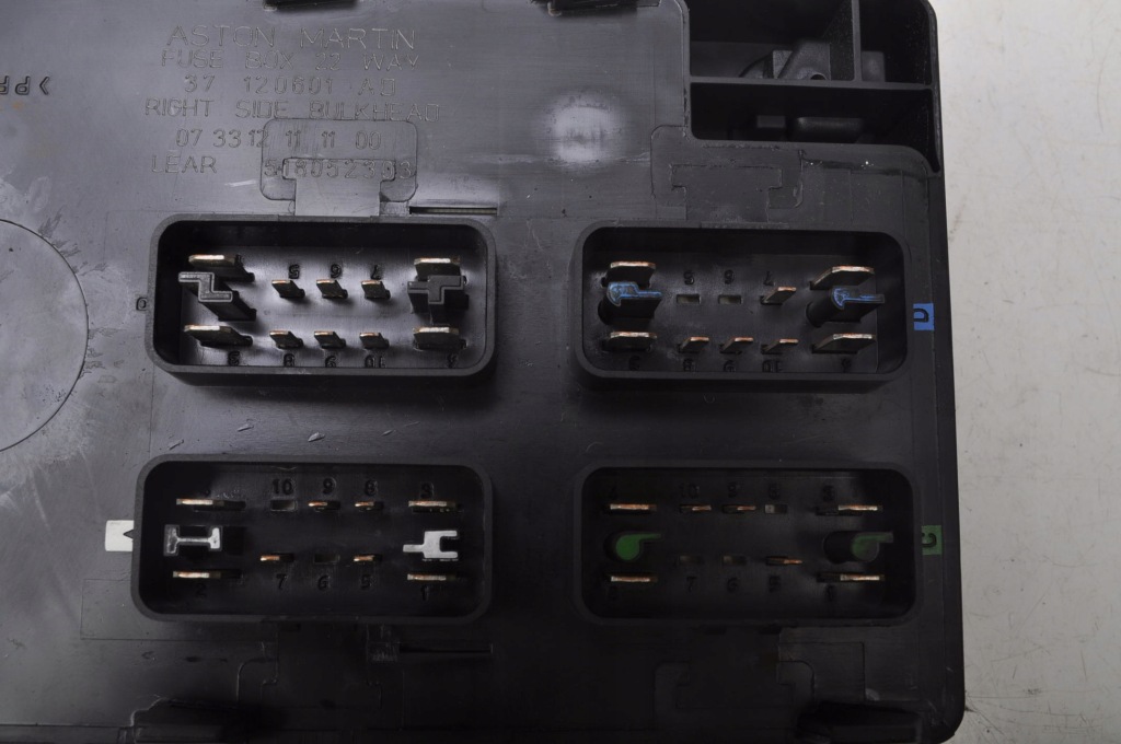 фото №6, Aston martin db7 5.9 коробка предохранителей