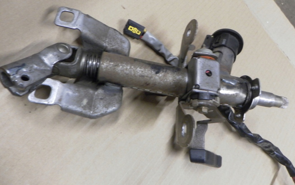 фото №4, Xsara picasso 1.8 2002 колонка рулевая