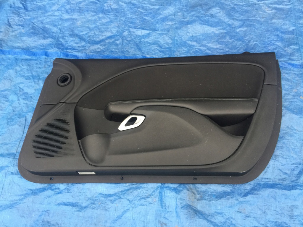 фото №1, Dodge challenger 17 18 19 оббивка обшивка з двері