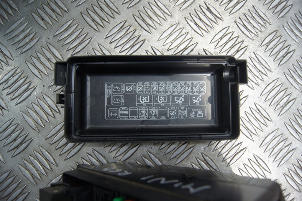 фото №7, Корпус коробка запобіжників mini cooper r60