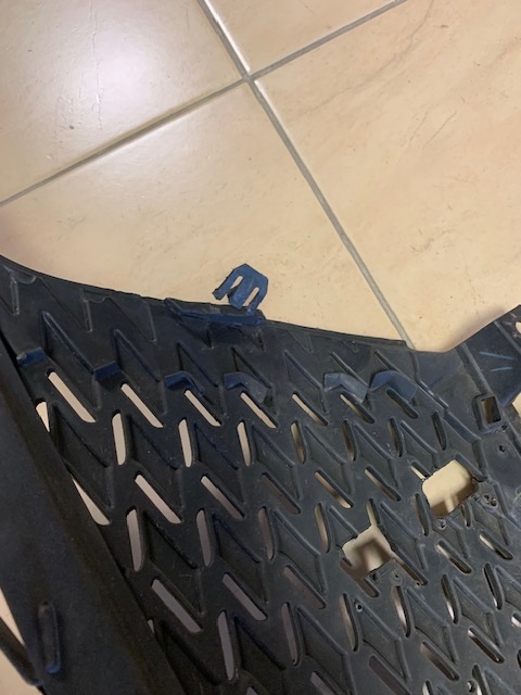 фото №10, Lexus ct200h lift 2014- решётка радиатора нижняя бампера f-sport