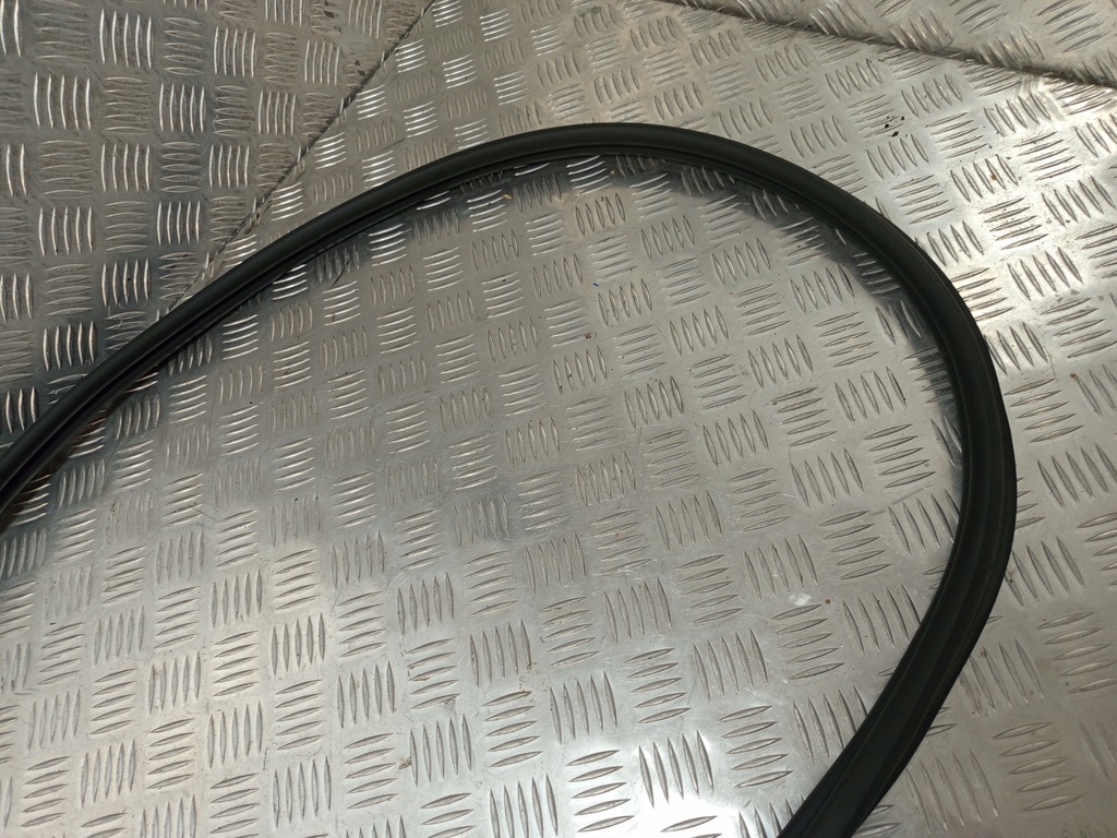 фото №6, Renault clio v lift прокладка крышки багажника задняя задняя