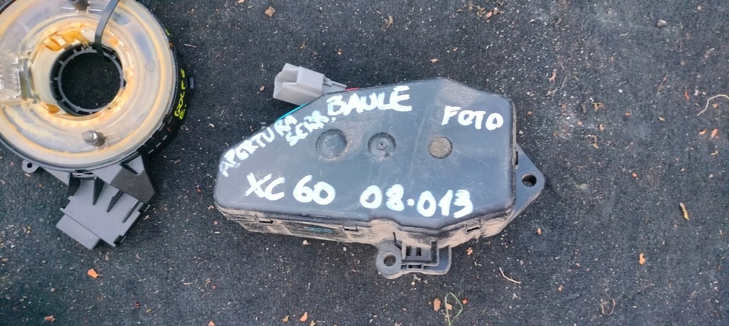 фото №1, Volvo xc60 доводчик крышки 30784562 08-13 31