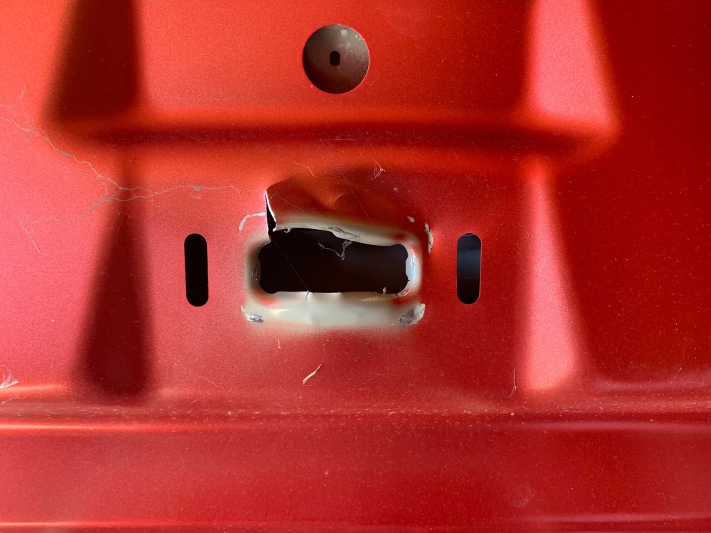 Купити Капот maserati levante trofeo пошкоджена