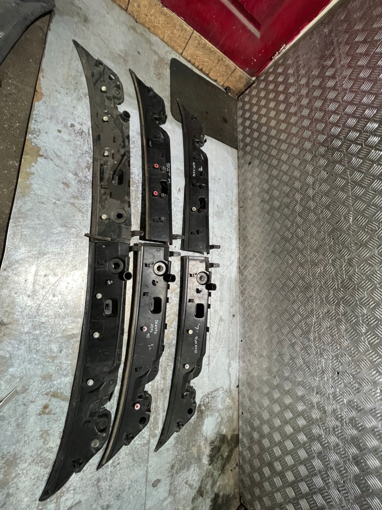 Купити Жабо верхній пластиковий ducato boxer jumper iii 06-14 комплект європа