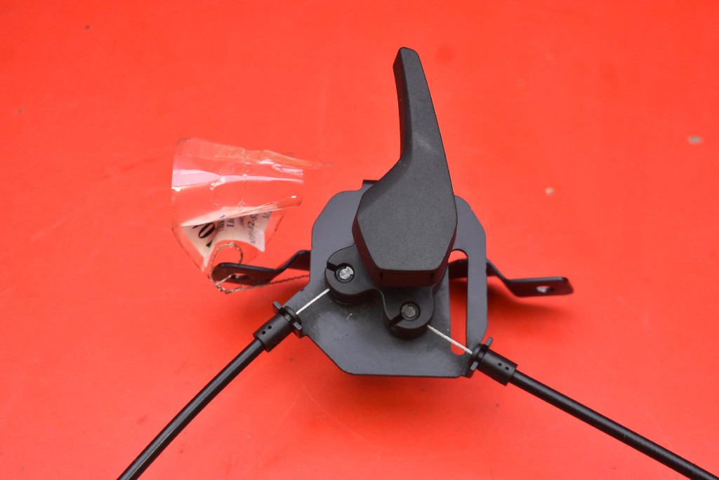 фото №1, Трос открывания капот audi e-tron 55 18-21