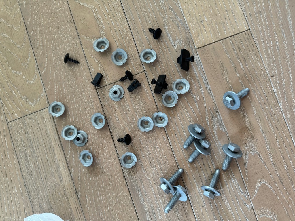 фото №1, Набор монтажный бампера перед vw t-roc 2gc