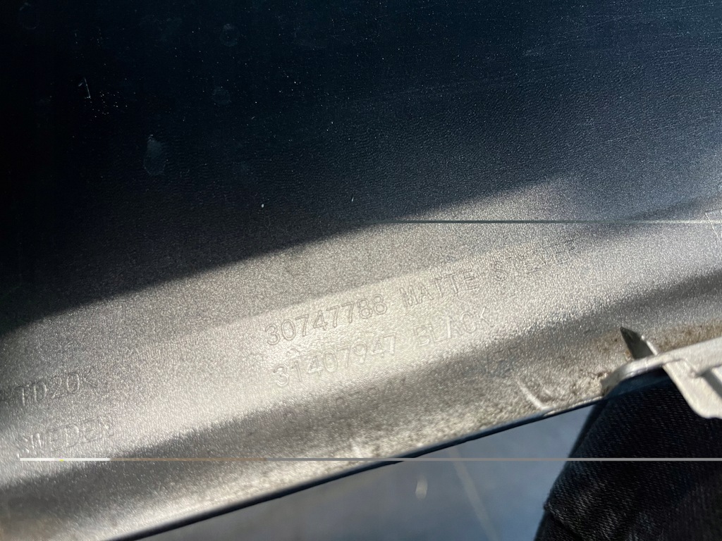 фото №9, Накладка бампера volvo xc40 r design