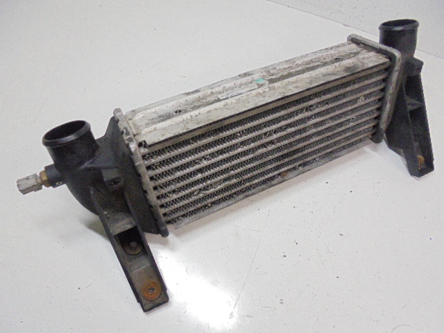 фото №1, Ford transit connect mk1 радіатор повітря 2t1q-9l440-ab 1,8tdci