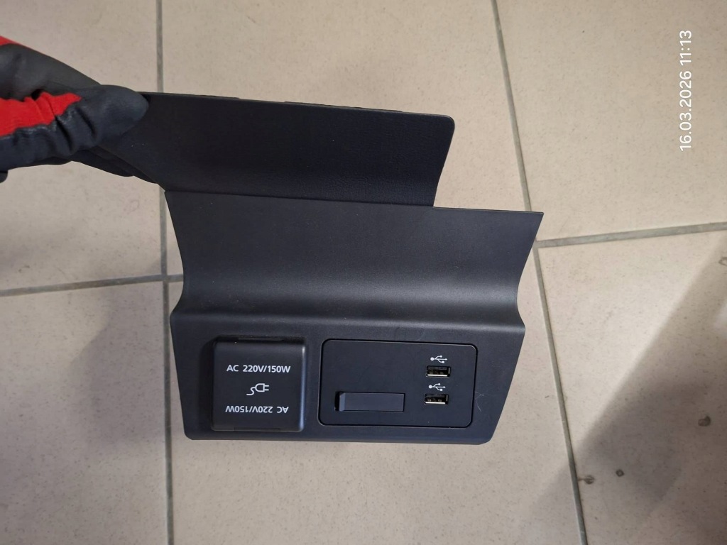 фото №1, Роз'єм usb mazda mx-30 dn4e-669u0