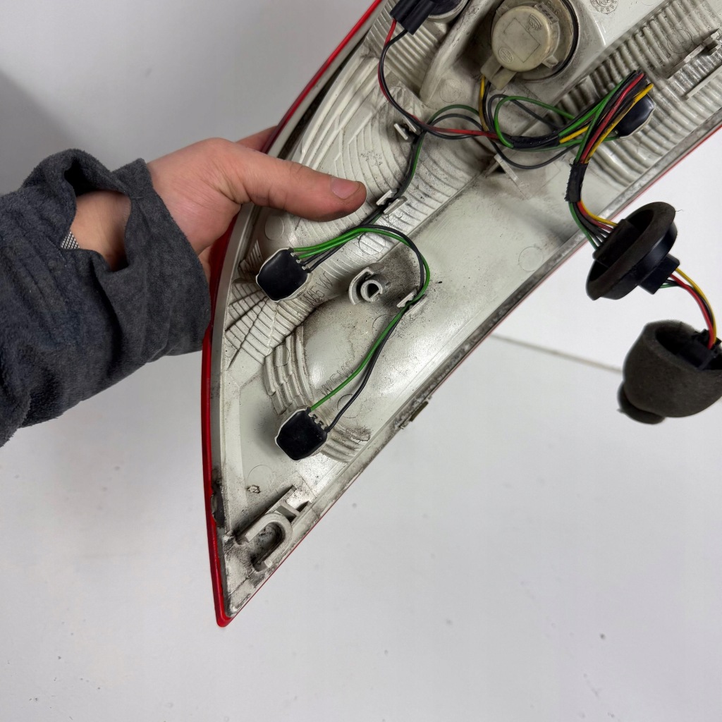 Купити Лампа правий задній права задня skoda superb b6 3t sedan оригінальний номер оригінал 3t5945096